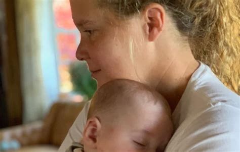 Amy Schumer Shares Pic Of Injection Bruises In Ivf Post
