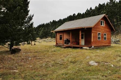 It has one bedroom and one bathroom on 720 square feet, plus a separate building with extra storage space. Sold - Montana Off Grid Recreational Cabin Land For Sale