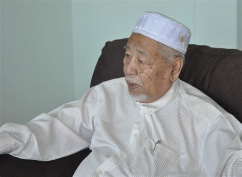 Kuruluştan önce, kota bharu, kelantan'ın kraliyet sarayı'na ev sahipliği yapıyordu, daha sonra kelantan sultanı roslin hashim , eski milli badminton oyuncusu. Taawun: Bimbang peringkat awal