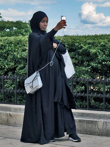 Good Muslim Girl Taking A Selfie Pivapao Flickr