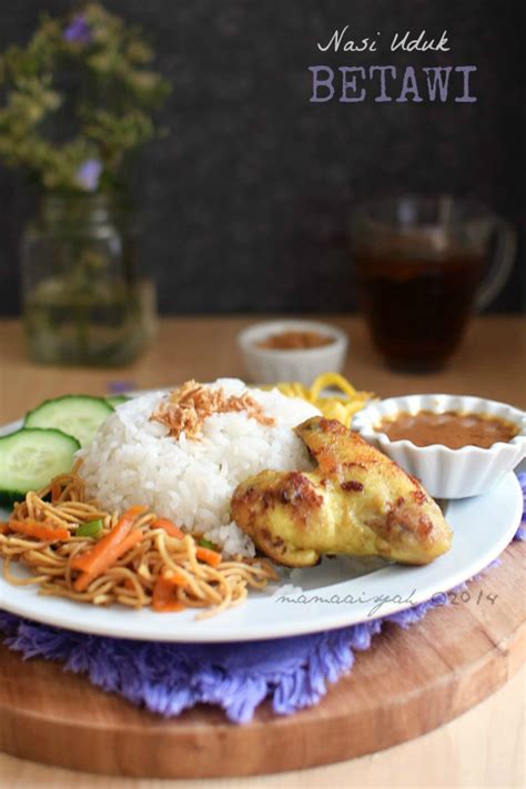 Ayam geprek merupakan sajian ayam goreng yang ditumbuk atau penyet. Dapur Mama Aisyah: Nasi Uduk Rice Cooker & Ayam Goreng ...