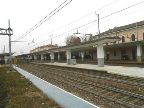Jun 25, 2021 · voghera, tre minorenni rubano un furgone: Stazione di Voghera