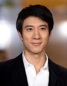 I was really honored to sing with her.especially since she was a background singer for wang leehom himself during his famous music man tour sha de xiao de jiu hao xiang ni that silly me and that laughing me are just like you xiang ni yi yang tian mi (it is) just as sweet as you. Wang Leehom Net Worth - Celebrity Sizes