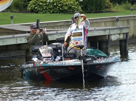 Pros Grind Out Day One Of Bassmaster Elite Tournament Professional