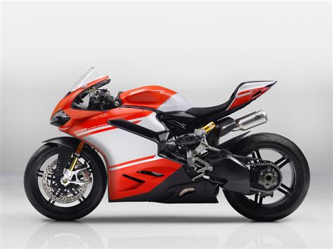 The new ducati superleggera v4 is the best that contemporary motorcycle engineering can express. Ducati 1299 Superleggera First Look | 7 Fast Facts (215 HP ...