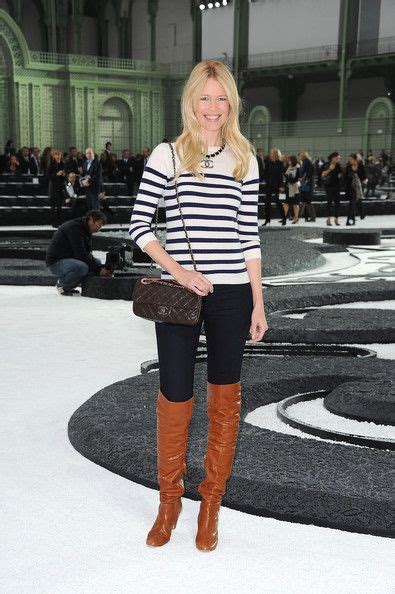 claudia schiffer over the knee boots modestil outfit arbeits outfits