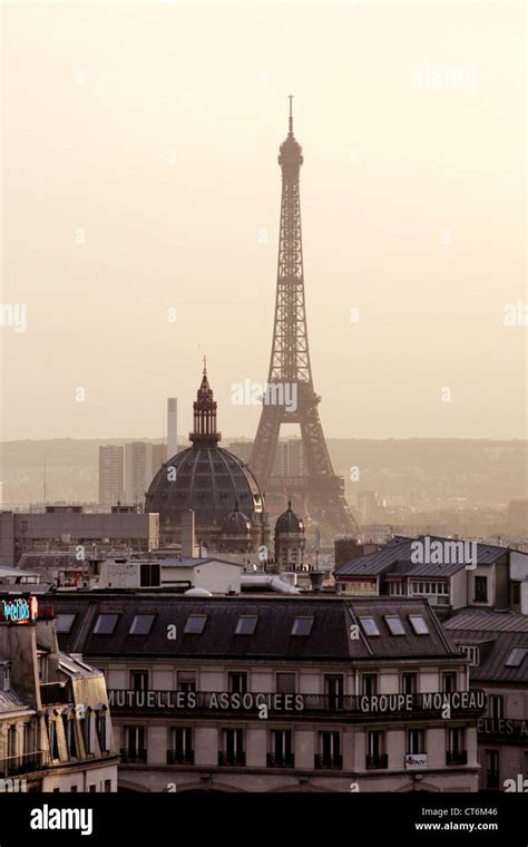Paris The Eiffel Tower In The Evening Light Stock Photo Alamy