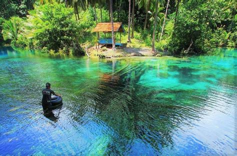 Danau Paisu Pok Banggai Kepulauan Yang Unik Dengan Air Sangat Bening