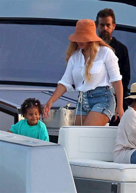 Beyoncé And Jay Z Cruise The Hamptons With Twitter Ceo Jack Dorsey