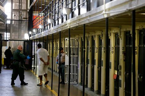 Progressive prosecutors sign pledge to visit prisons and jails - The