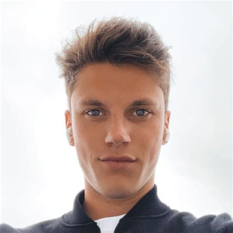 Very good — 2 years ago. Leon Wermelt - Mitarbeiter Leasing - Volkswagen Financial ...