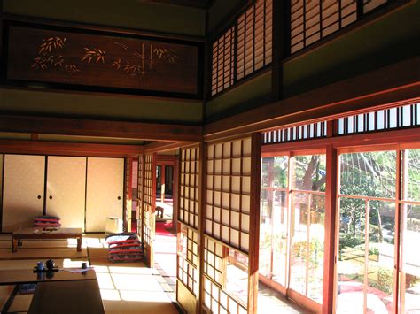 That earlier stay was for two years and i live in a japanese house, but i did not spend my time taking photograph of japanese style homes. File:Japanese old style house interior d... : おしゃれな部屋 参考画像 ...