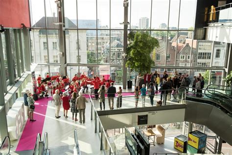 Een Grootse Maar Intieme Locatie Met Een Overweldigende Muzikale Sfeer