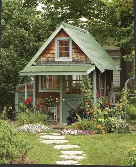 Pin By Hobi Dünyası On Bahçe Fikirleri Small Cottage Homes Small