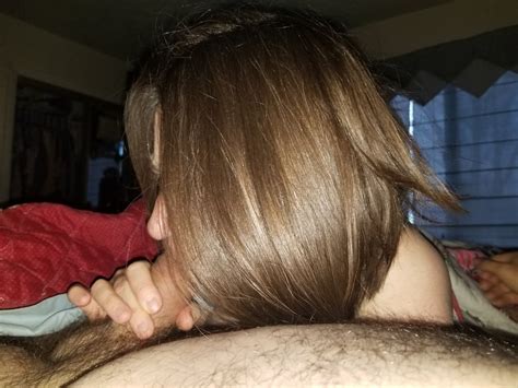 セクシーなスカートを着た私のセクシーなモルモンの妻 プライベート写真自家製ポルノ写真