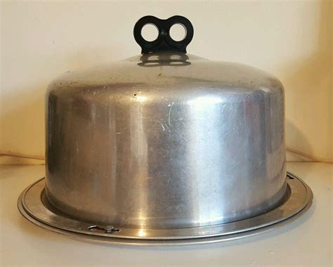 Bakelite Handle Vintage Regal Ware Aluminum Cake Carrier Cake Saver