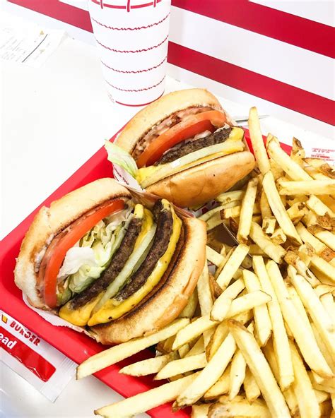 In N Out Burgers Cheeseburger And Double Double La Los Angeles In N Out Burger Burgers