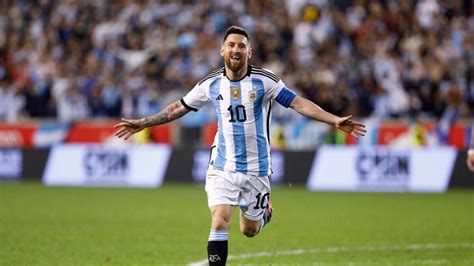 watch lionel messi scores with spectacular free kick in argentina s world cup qualifier the print