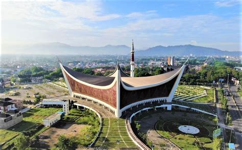 Yuk Kita Kepoin Masjid Raya Sumatera Barat Wanita Indonesia