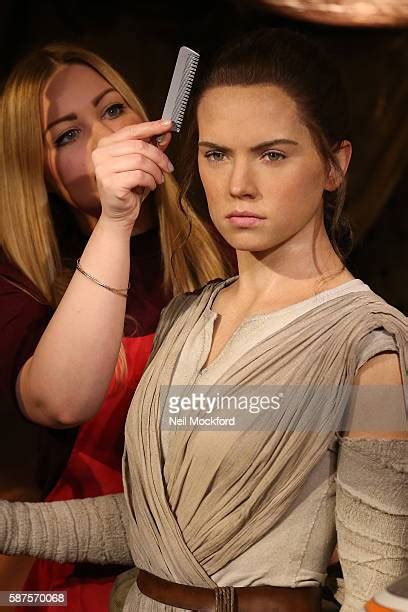 Daisy Ridley Wax Figure Character Rey From Star Wars The Force Awakens