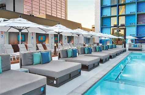 The Linq Pool Cabanas And Daybeds Hours And Info Las Vegas