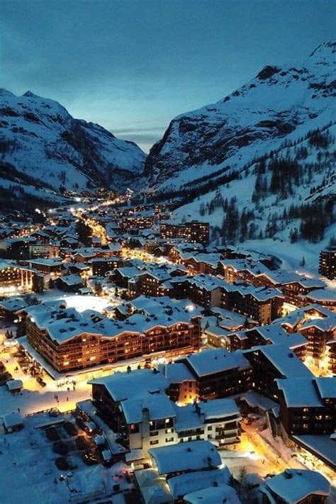 Col de l'iseran is 10.7 mi (17.1 km) away. Thanks to its high altitude and snow reliability, Val d ...