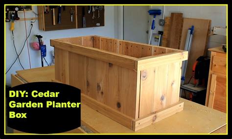 This step by step woodworking project is about wooden diy simple elevated planter box plans. Simply Easy DIY: DIY: Garden Planter Box