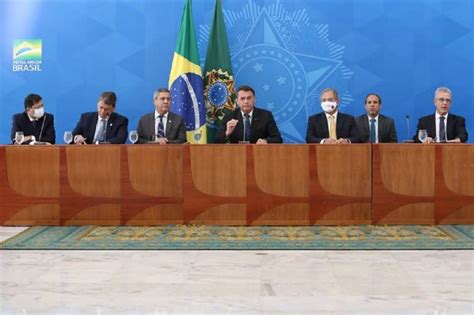 Bolsonaro Faz Reunião Com Ministros No Palácio Da Alvorada A PolÍtica Em Foco