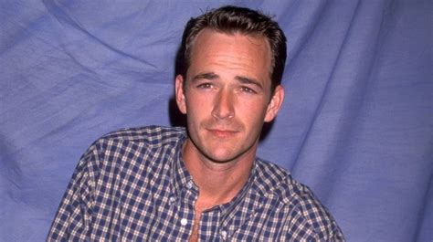 Luke Perrys Most Iconic Beverly Hills 90210 Scenes As Dylan Mckay