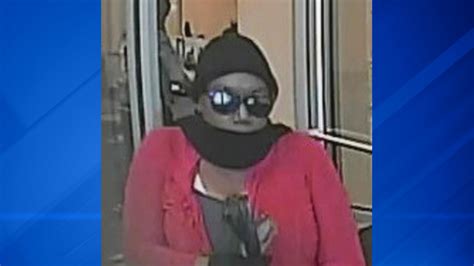 Fbi Woman Robs Us Bank In North Center Abc7 Chicago