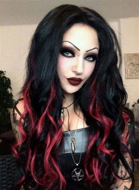 Pin By Carlos Aba On Gothic Gothic Hairstyles Goth Beauty Hot Goth Girls