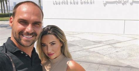 382 likes · 2 talking about this. Máxima · Esposa de Eduardo Bolsonaro surge com olhar ...