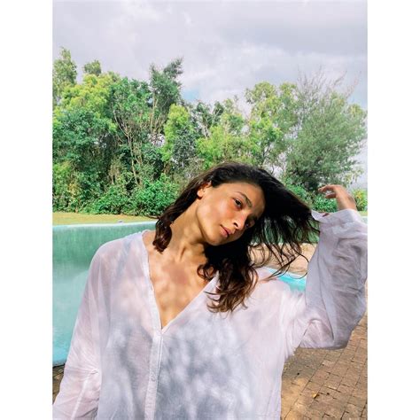 Alia Bhatt ☀️ On Instagram “keep Your Face Towards The Sunshine And The Shadows Will Fall