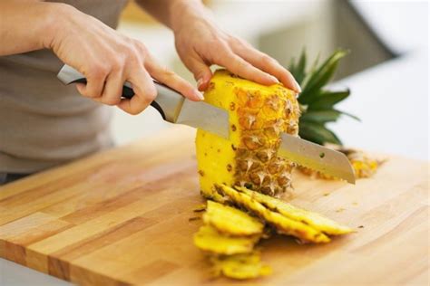 Mix together the sugar, butter and cinnamon. Vegan Grilled Pineapple Spears | Recipe | Eating pineapple ...