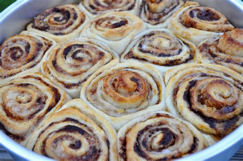 Brush pretzels with egg wash, then sprinkle with coarse sea salt. Living life to the fullest : The Pioneer Woman's Cinnamon ...