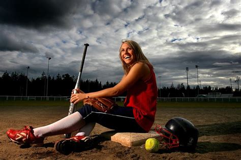 Pin By Evalyn Uddin On Photo Inspiration Softball Photography Softball Senior Pictures