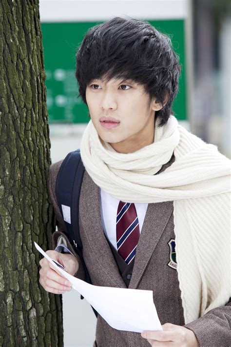 Likewise, kim soo hyun has dark brown eyes and hair of the same color. Kim Soo-hyun/#29120 - Asiachan
