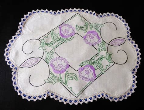 Vintage Linen Hand Embroidered Table Centre Doily With Lace Etsy