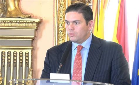 16 junio, 2021 0 1 e l presidente de colombia, iván duque, anunció este lunes que el exministro de defensa juan carlos pinzón será nuevamente embajador de su país en estados unidos, cargo que ya ocupó entre 2015 y 2017 durante el gobierno de juan manuel santos. Juan Carlos Pinzón asume la presidencia de ProBogotá | El ...