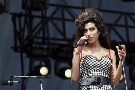 Amy Winehouses Heartbreaking Final Performance