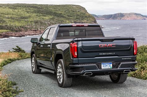 2019 Gmc Sierra 1500 First Drive Review The Richer Sister Carbuzz