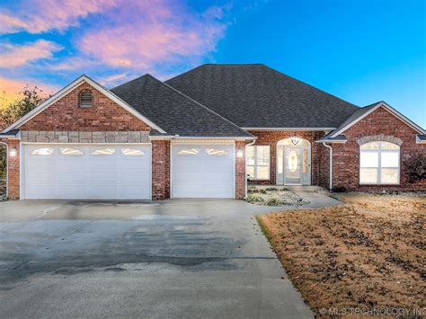 8220 Overlook Trl, Claremore, OK 74019 | Zillow