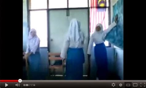 Video Aksi Memalukan Budak Sekolah Info Paling Hot