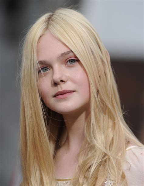 Pin By Dagcoin Cryptocurrency On Celebs Elle Fanning Hair Blonde
