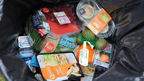 Food Waste Families Throw Away Six Meals A Week In The Uk Mirror