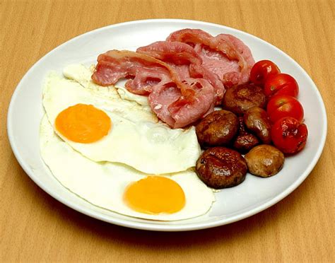 The center for disease control (cdc) reports that on a given day, nearly you usually have quite the range of choices here, and can walk away with a diabetic disaster or a healthful meal. The Low Carb Diabetic: Full English Breakfast Back On The ...