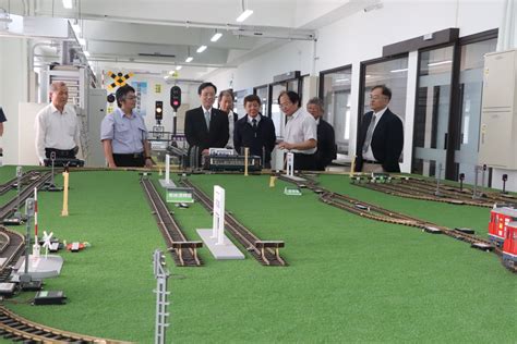 Ānhuī shīfàn dàxué) is an institution of higher learning in wuhu, anhui province of the people's republic of china. 高科大建置鐵道機電技術人才培訓基地 臺鐵局長率主管蒞校參訪 - 國立高雄科技大學,NKUST,National Kaohsiung ...