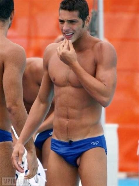 Bulgespotter On Twitter Yummm Beautiful Swimmer With A Bulge And Something Extra Bulge