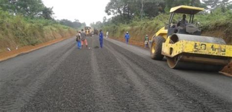 Travaux de construction de route Kédougou Saraya Soseter