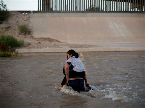 Padre E Hija Migrantes Salvadoreños Mueren Ahogados En El Río Bravo